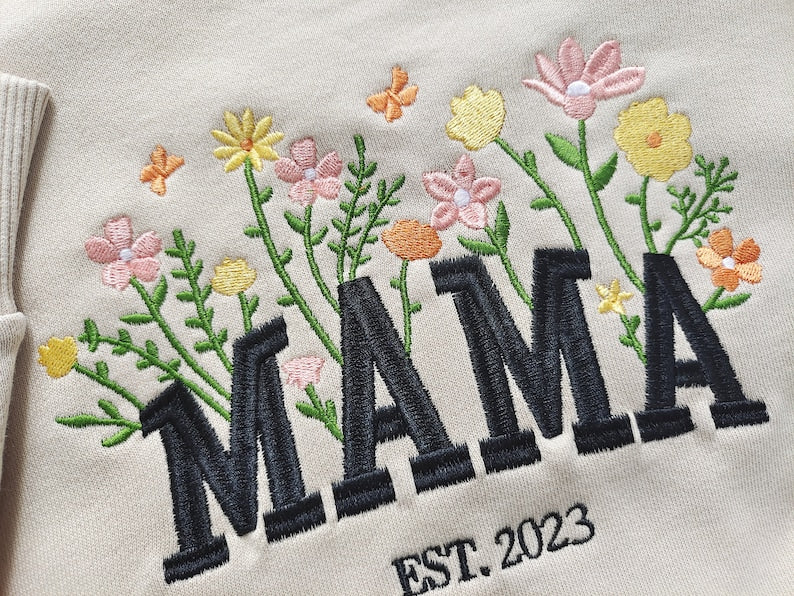 カスタム刺繍「MAMA」フラワースウェット(お子様名入れ対応)