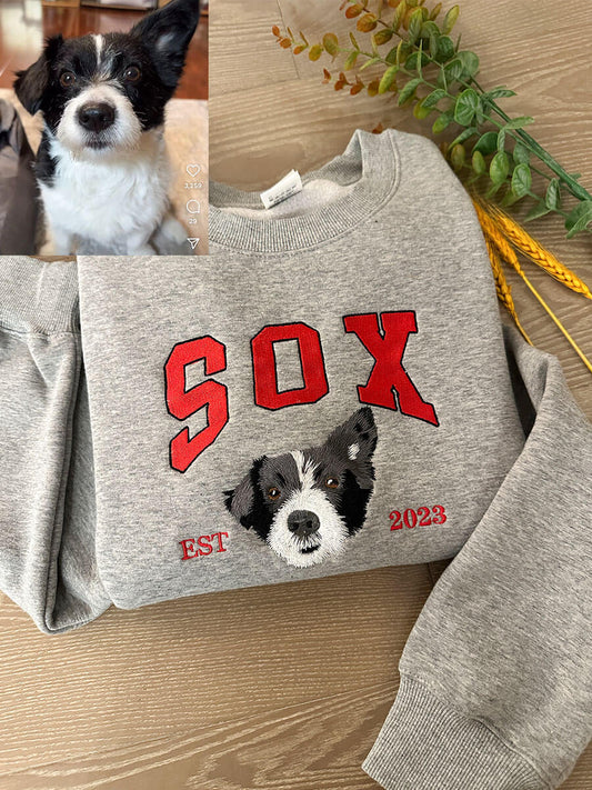ペットのポートレートをカスタム刺繍したスウェットシャツ