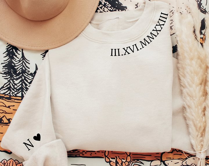 🔥大人気セール🔥 カスタム刺繍日付ローマ数字Tシャツ、スウェットシャツ、フーディー(2点購入で送料無料)