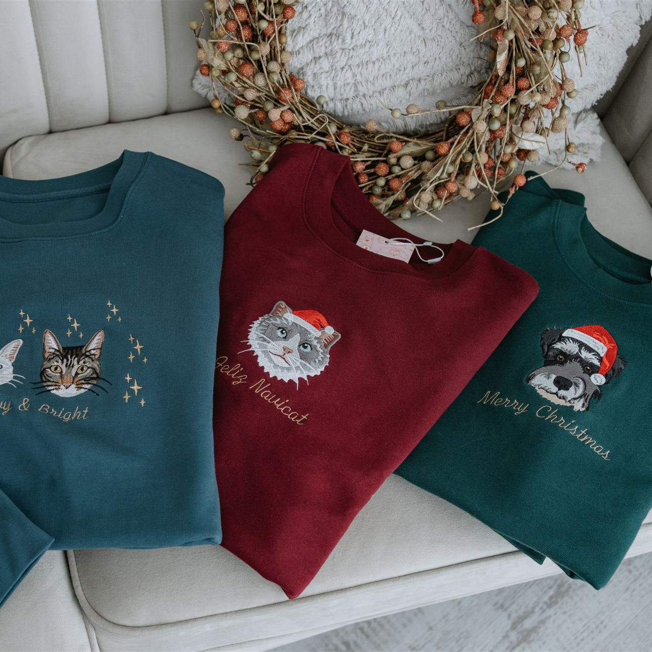 ペットのポートレートを刺繍したオーガニック クリスマス ジャンパー スウェットシャツ