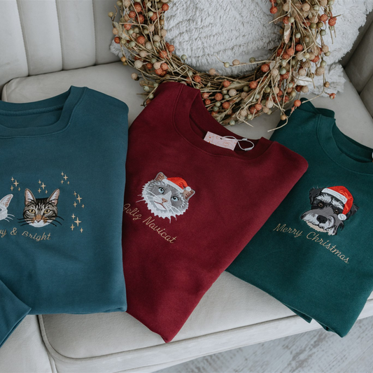 ペットのポートレートを刺繍したオーガニック クリスマス ジャンパー スウェットシャツ