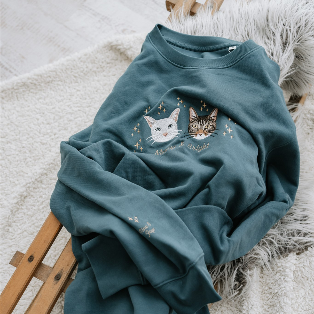 ペットのポートレートを刺繍したオーガニック クリスマス ジャンパー スウェットシャツ