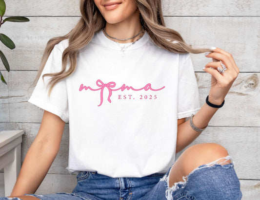 母の日限定|カスタムピンクリボン「Mom Est. 2025」Tシャツ/スウェット/パーカー