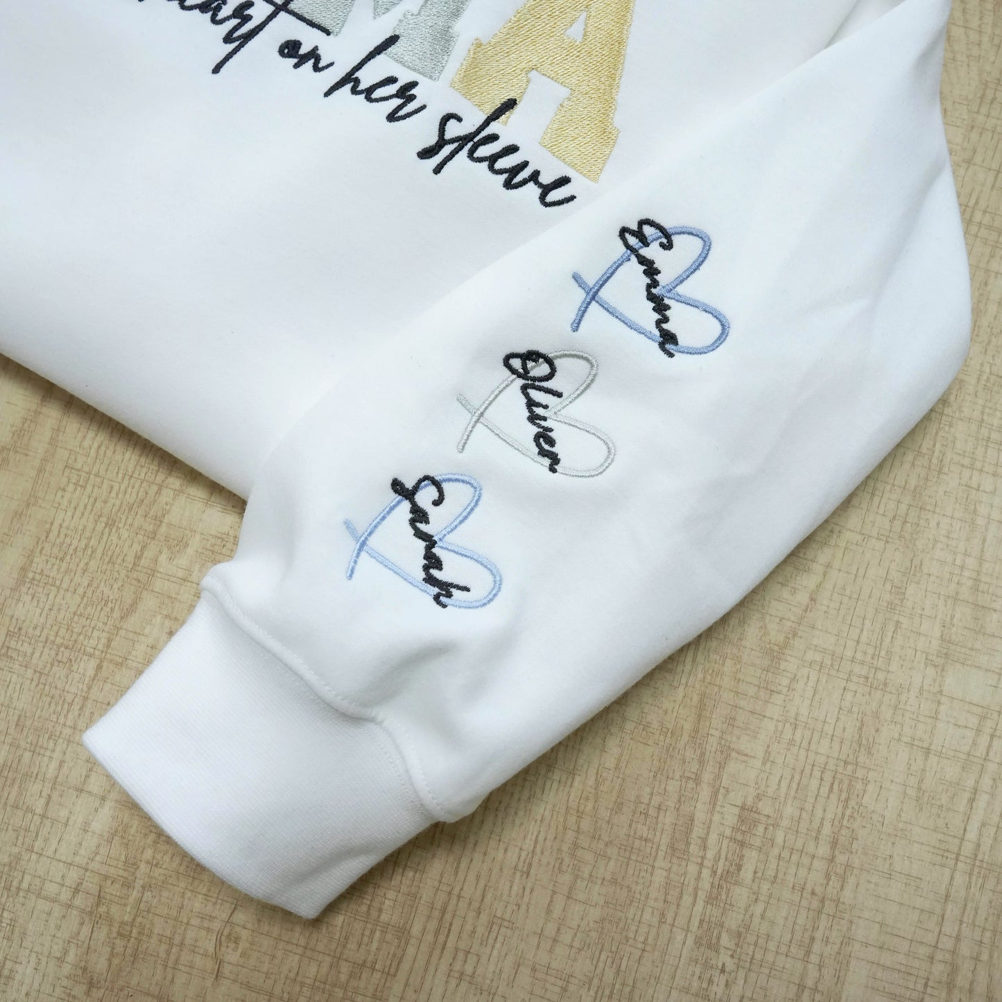 💖刺繍入り「愛は袖に宿る」Tシャツ/スウェット/パーカー 〜ママの愛情を形にした、世界で一つだけの贈り物