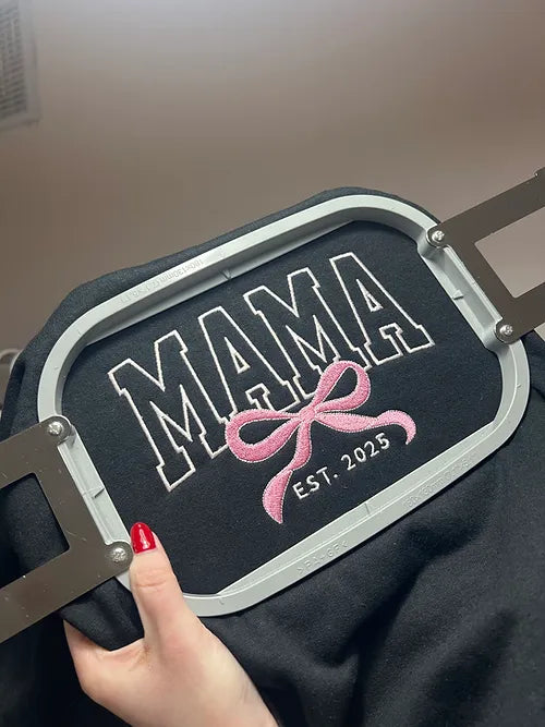 👩❤️👧 ママへ「愛してる」を刺繍で伝えるスウェットシャツ 👩❤️👧