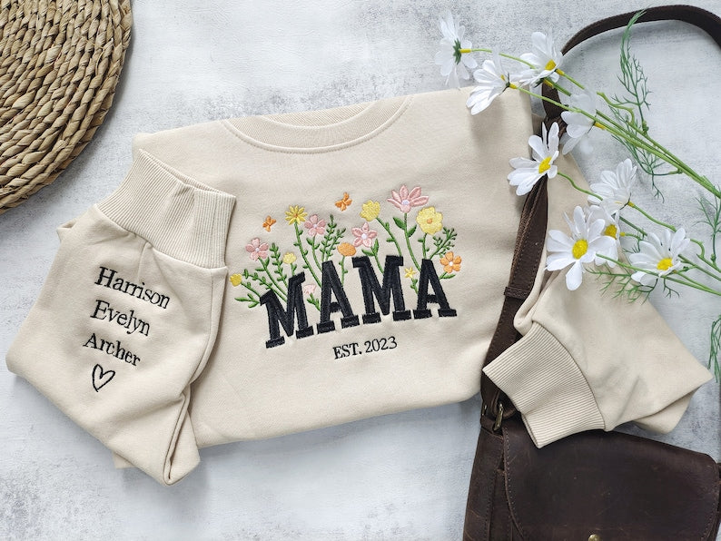 カスタム刺繍「MAMA」フラワースウェット(お子様名入れ対応)