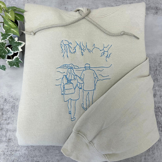 カスタム刺繍スウェットシャツの概要写真、カップルへのバレンタインデートギフト、写真からパーソナライズされたポートレートTシャツカップルパーカーを彼に彼女に