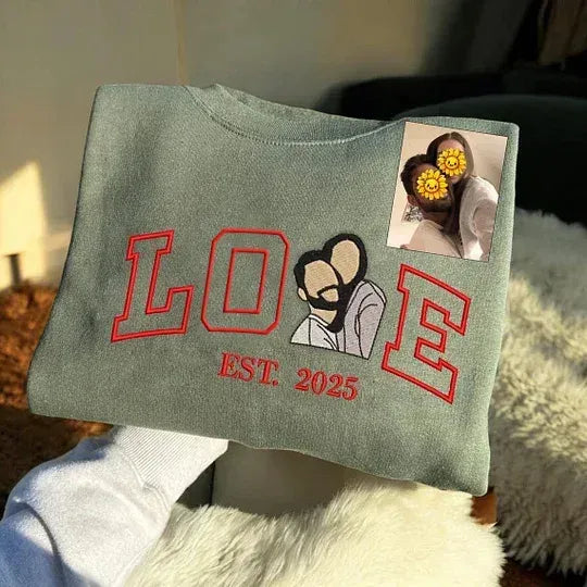パーソナライズされた刺繍写真LOVE Est Yearスウェットシャツ/パーカー/Tシャツ