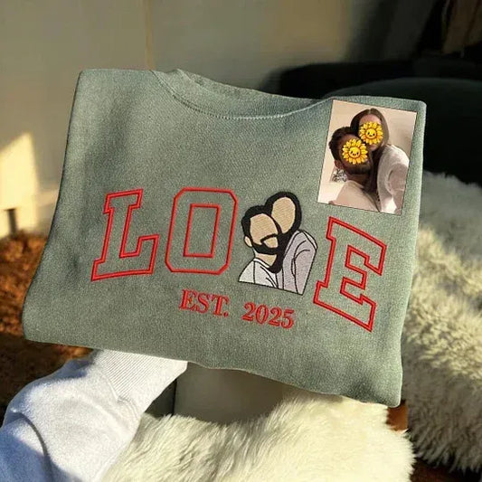 パーソナライズされた刺繍写真LOVE Est Yearスウェットシャツ/パーカー/Tシャツ